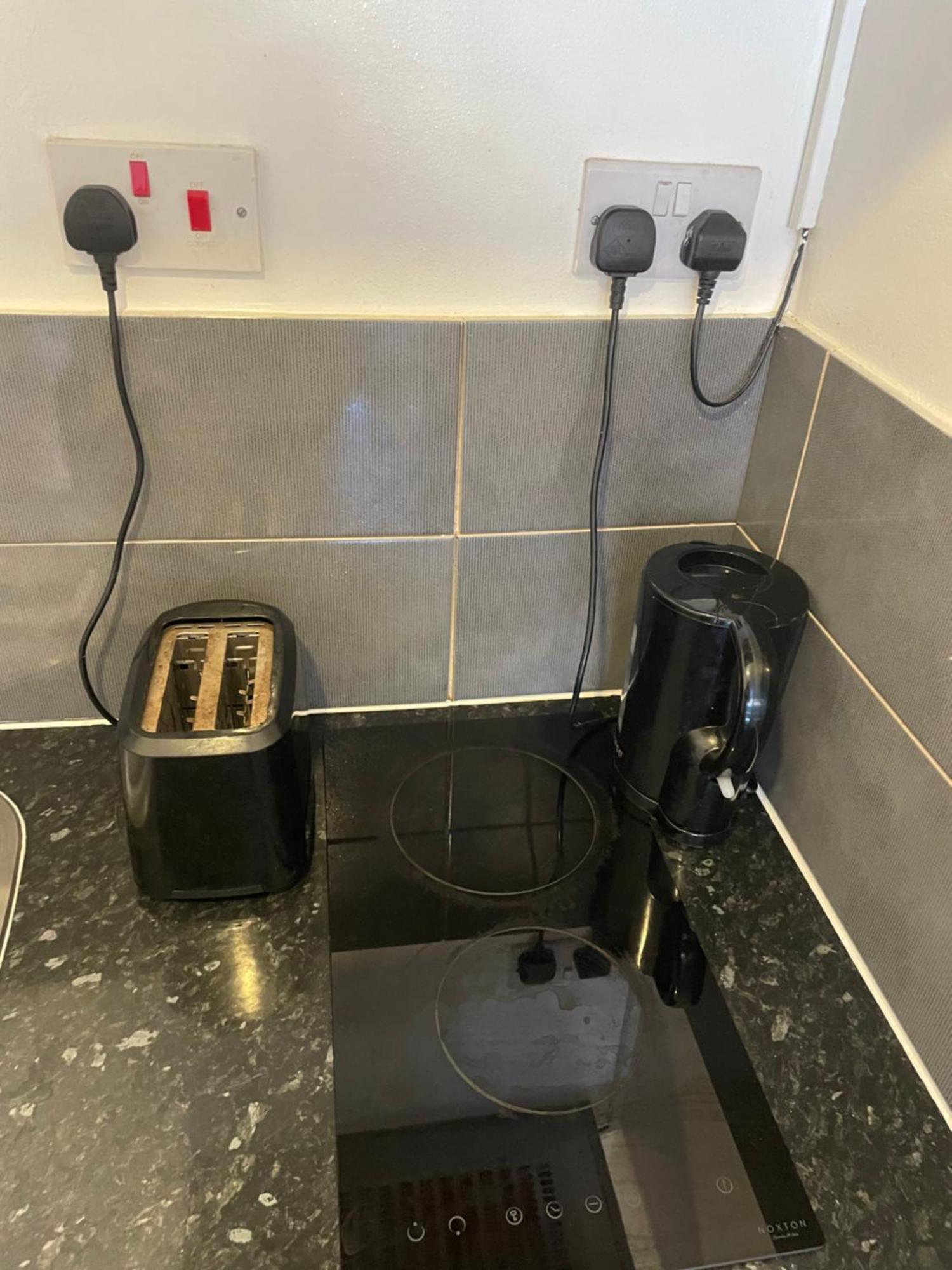 Fantastic Studio, Private Bathroom And Mini Kitchen. Thamesmead  外观 照片